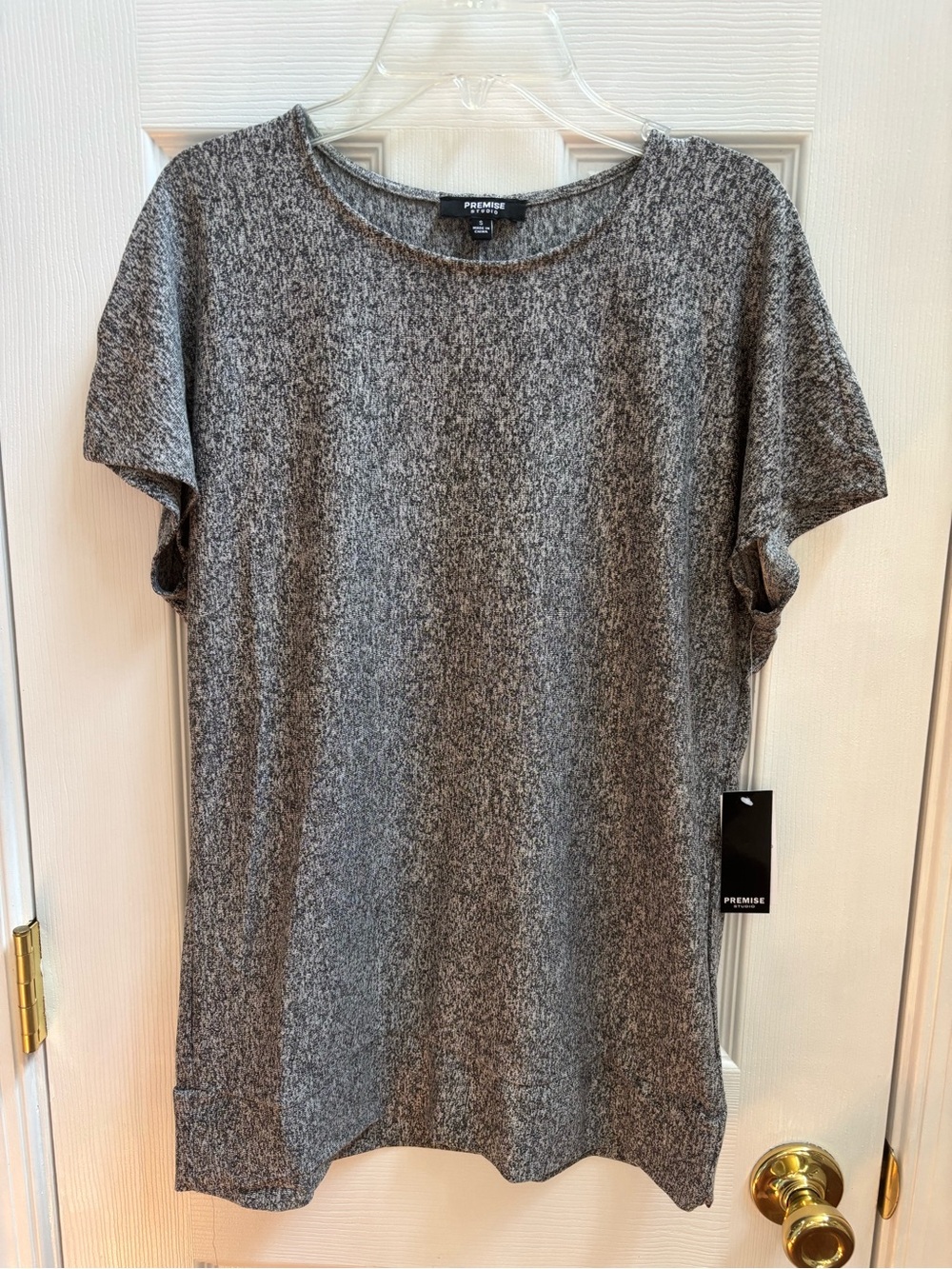 Premise Studio Women's Grey Short Sleeve Knit Top, Size S (oversized up to M)NWT